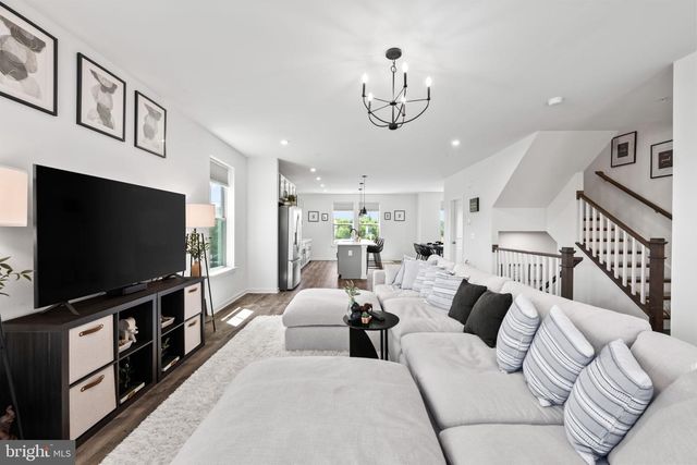 19746 MISTY MOSS SQ, Ashburn, VA 20147