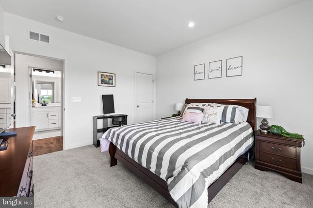 19746 MISTY MOSS SQ, Ashburn, VA 20147