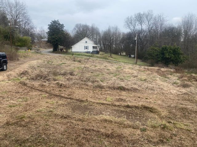 251 W Iowa Avenue, Whitwell, TN 37397