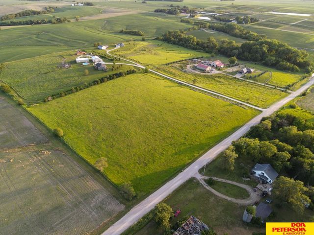 2194 Foxcross Lane, Mead, NE 68041