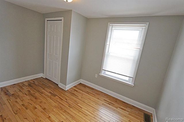 802 E 11 Mile Road, Royal Oak, MI 48067