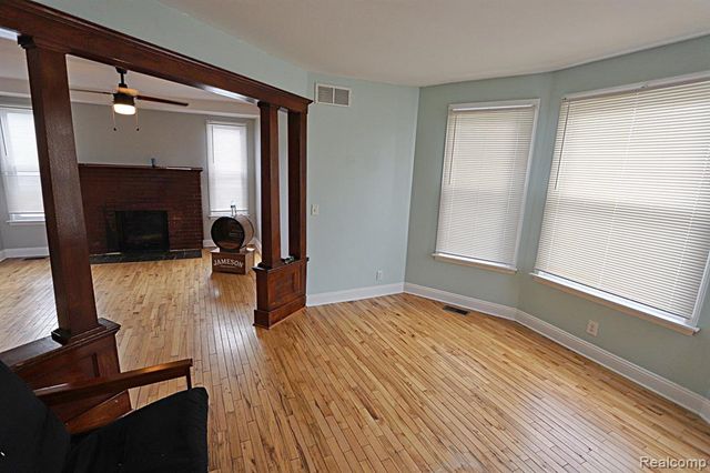 802 E 11 Mile Road, Royal Oak, MI 48067