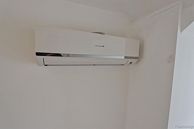 802 E 11 Mile Road, Royal Oak, MI 48067