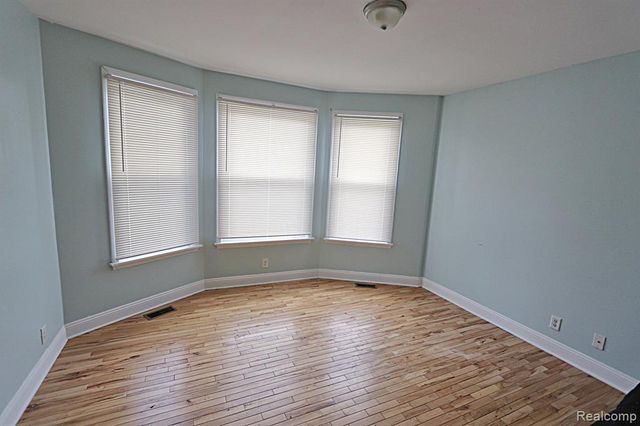 802 E 11 Mile Road, Royal Oak, MI 48067