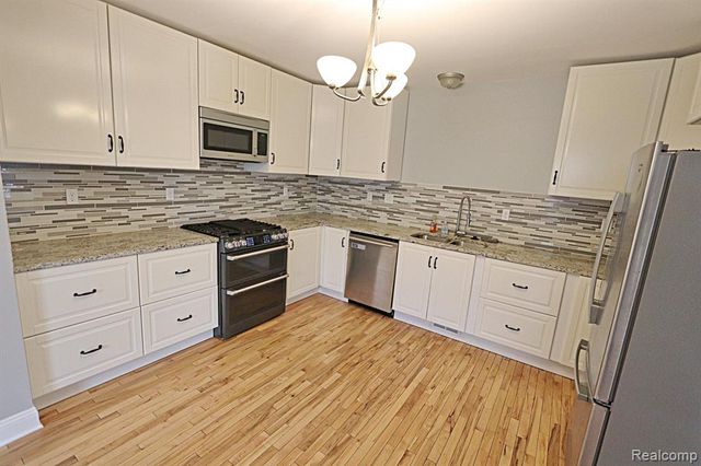 802 E 11 Mile Road, Royal Oak, MI 48067