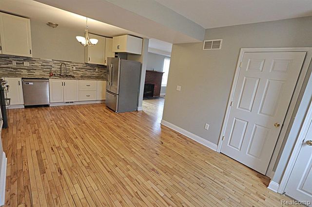 802 E 11 Mile Road, Royal Oak, MI 48067