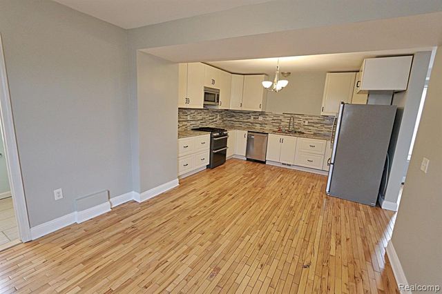 802 E 11 Mile Road, Royal Oak, MI 48067