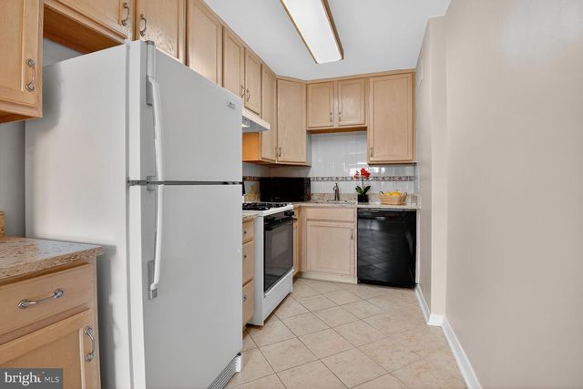 3000 SPOUT RUN PKWY #A306, Arlington, VA 22201