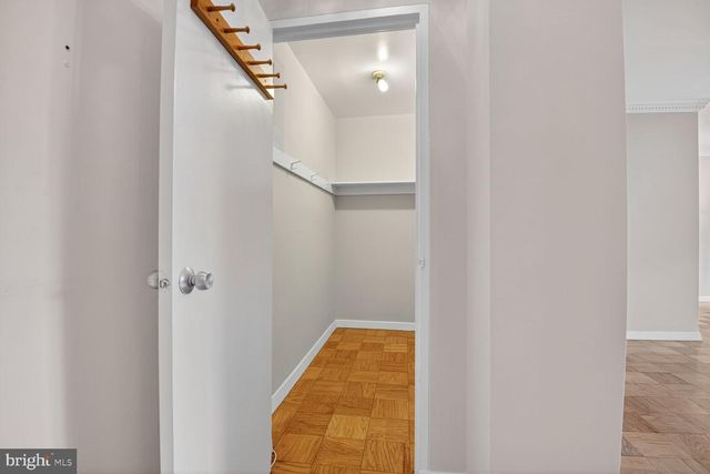 3000 SPOUT RUN PKWY #A306, Arlington, VA 22201