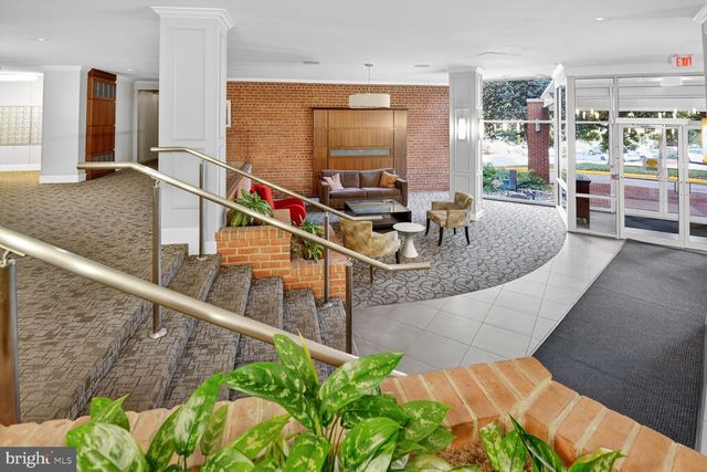 3000 SPOUT RUN PKWY #A306, Arlington, VA 22201