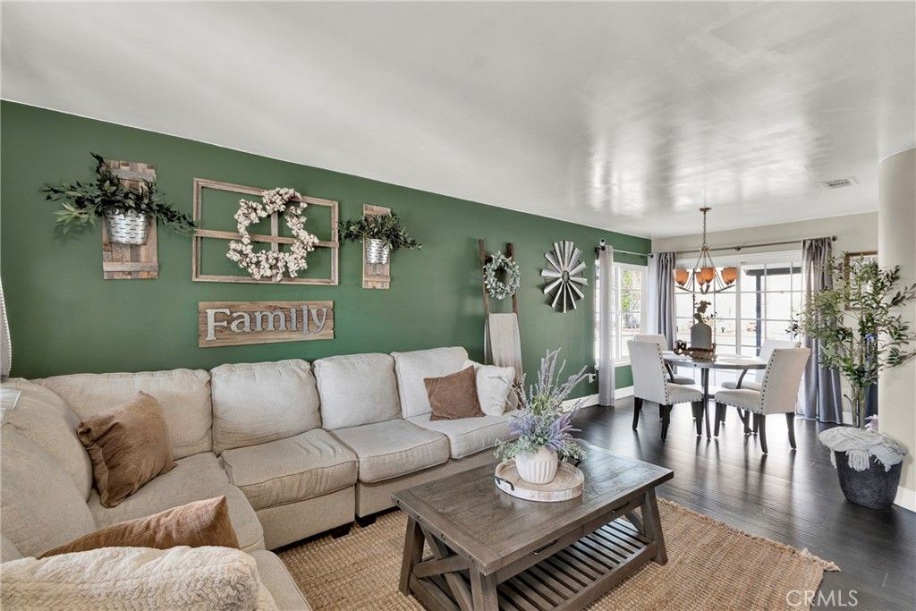 Image 11 of property listing at 7620 Catawba Court, Fontana, CA 92336