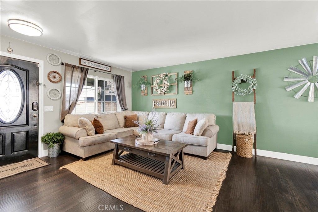 Image 14 of property listing at 7620 Catawba Court, Fontana, CA 92336