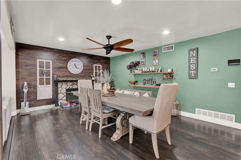 Image 15 of property listing at 7620 Catawba Court, Fontana, CA 92336