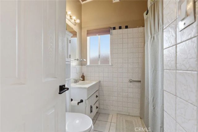 5923 N Edenfield, Azusa, CA 91702
