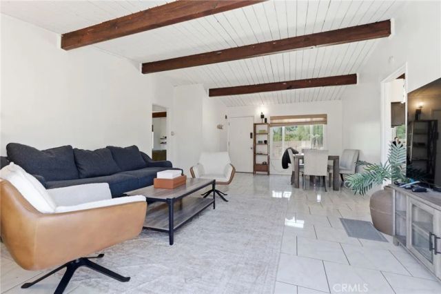 5923 N Edenfield, Azusa, CA 91702