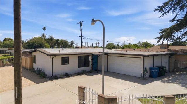 5923 N Edenfield, Azusa, CA 91702