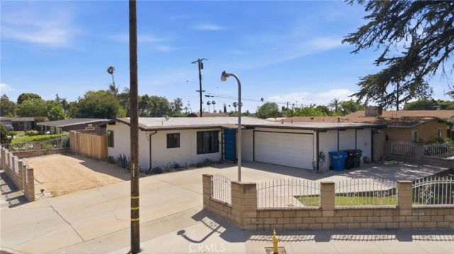 5923 N Edenfield, Azusa, CA 91702