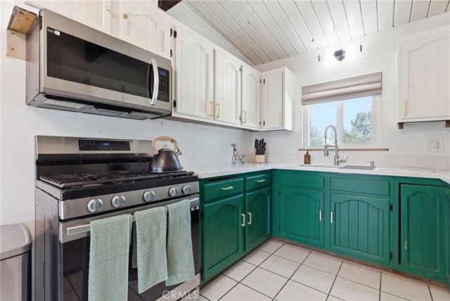 5923 N Edenfield, Azusa, CA 91702