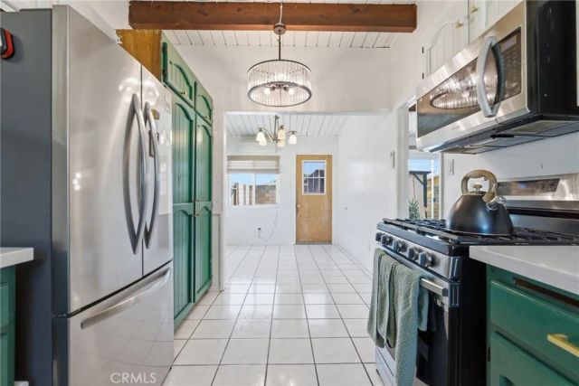 5923 N Edenfield, Azusa, CA 91702