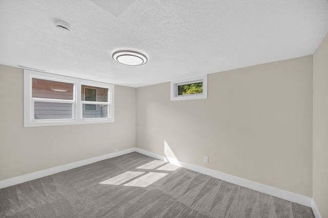 7037 Wilshire Boulevard, Windsor Heights, IA 50324