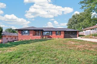 7037 Wilshire Boulevard, Windsor Heights, IA 50324