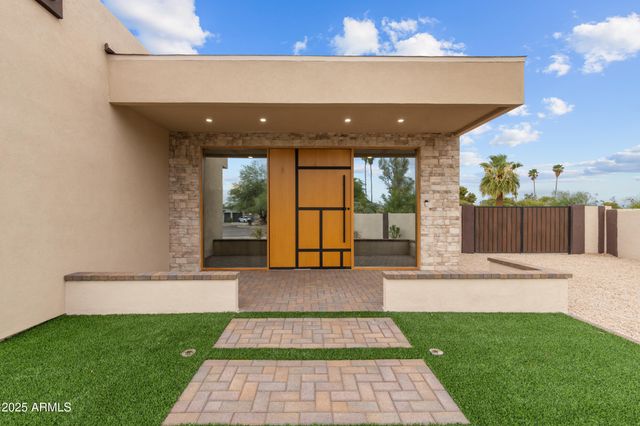 5923 E NORTH Lane, Paradise Valley, AZ 85253