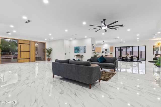 5923 E NORTH Lane, Paradise Valley, AZ 85253