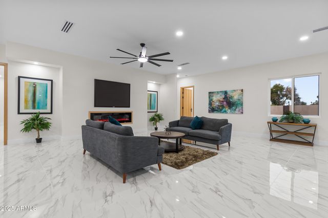 5923 E NORTH Lane, Paradise Valley, AZ 85253