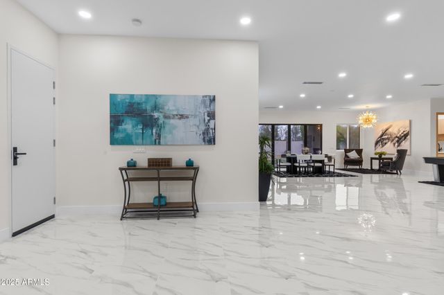 5923 E NORTH Lane, Paradise Valley, AZ 85253