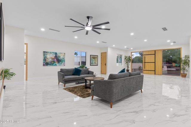 5923 E NORTH Lane, Paradise Valley, AZ 85253