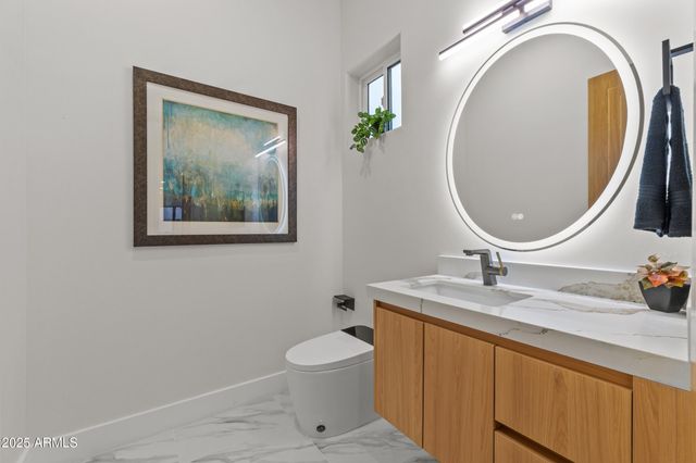 5923 E NORTH Lane, Paradise Valley, AZ 85253