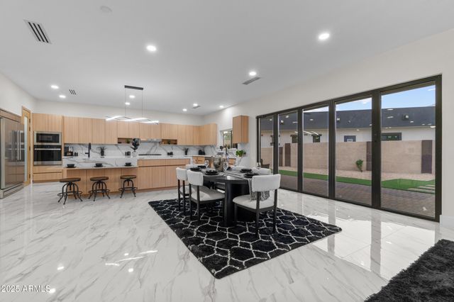 5923 E NORTH Lane, Paradise Valley, AZ 85253