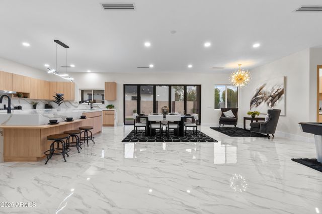 5923 E NORTH Lane, Paradise Valley, AZ 85253