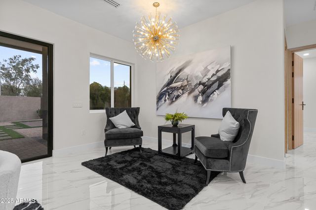 5923 E NORTH Lane, Paradise Valley, AZ 85253