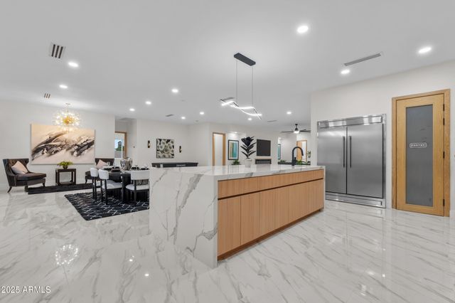 5923 E NORTH Lane, Paradise Valley, AZ 85253