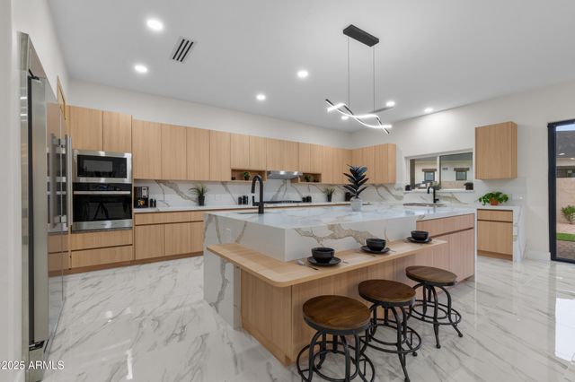 5923 E NORTH Lane, Paradise Valley, AZ 85253