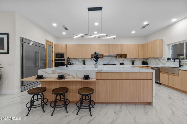 5923 E NORTH Lane, Paradise Valley, AZ 85253