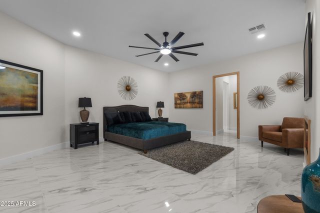 5923 E NORTH Lane, Paradise Valley, AZ 85253