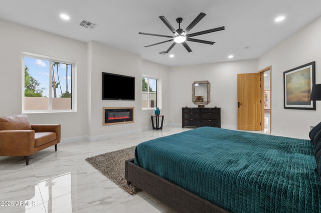 5923 E NORTH Lane, Paradise Valley, AZ 85253