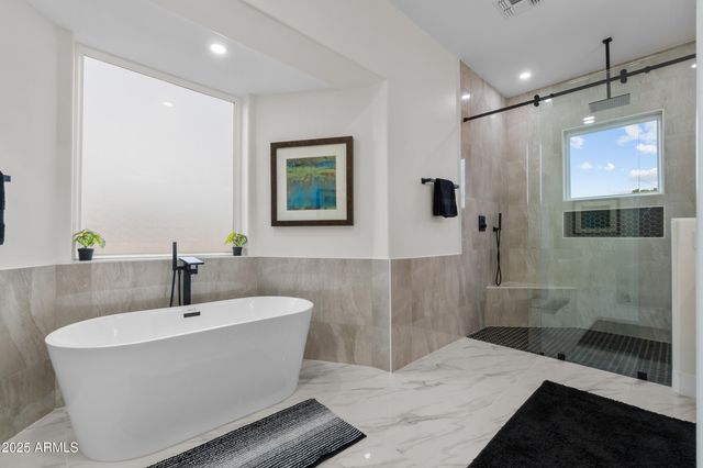 5923 E NORTH Lane, Paradise Valley, AZ 85253