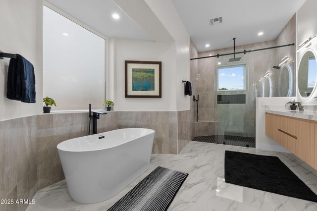 5923 E NORTH Lane, Paradise Valley, AZ 85253