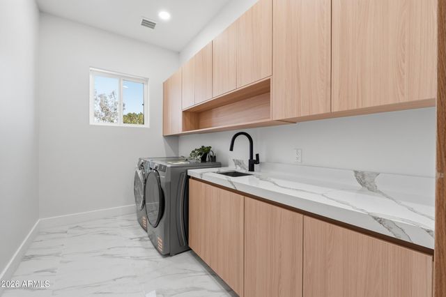 5923 E NORTH Lane, Paradise Valley, AZ 85253