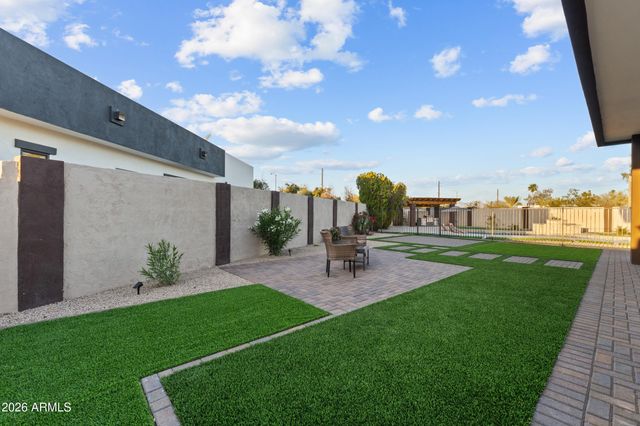 5923 E NORTH Lane, Paradise Valley, AZ 85253