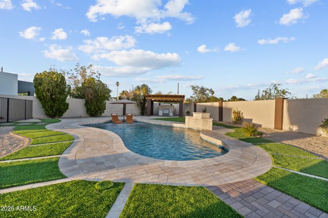 5923 E NORTH Lane, Paradise Valley, AZ 85253