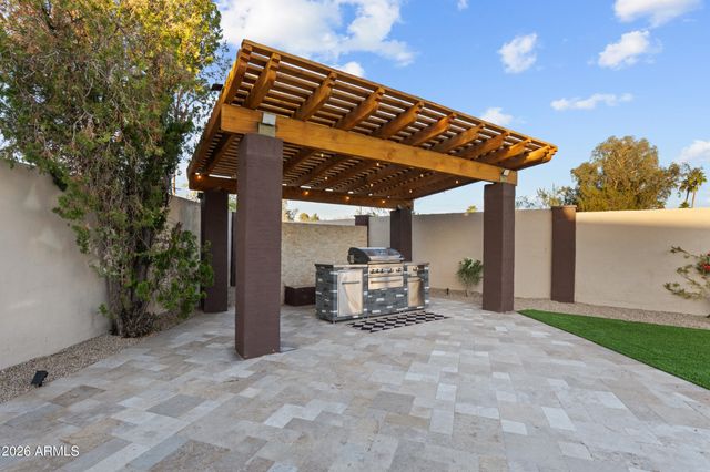 5923 E NORTH Lane, Paradise Valley, AZ 85253