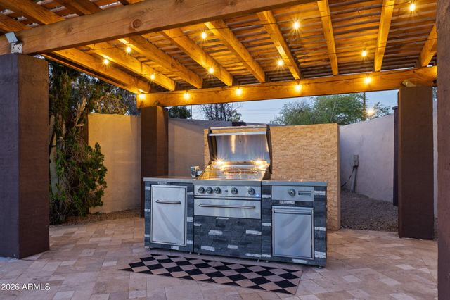 5923 E NORTH Lane, Paradise Valley, AZ 85253