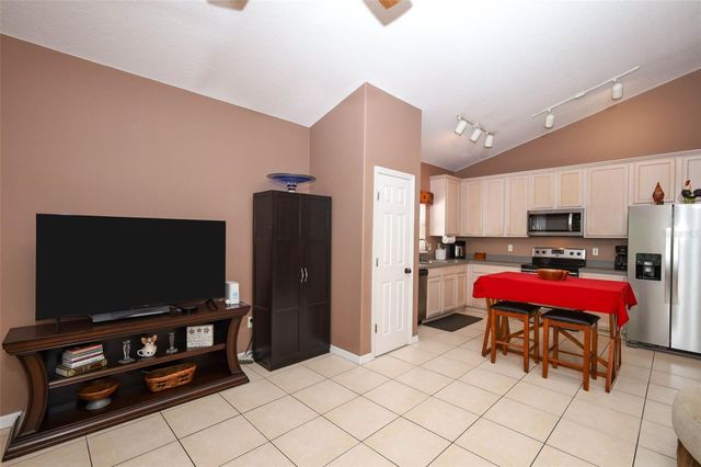 411 LYNN STREET, Oviedo, FL 32765