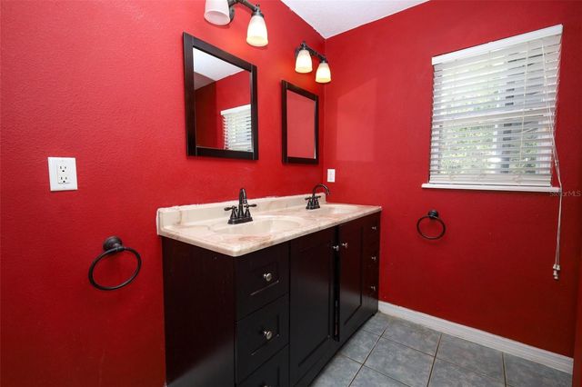 411 LYNN STREET, Oviedo, FL 32765