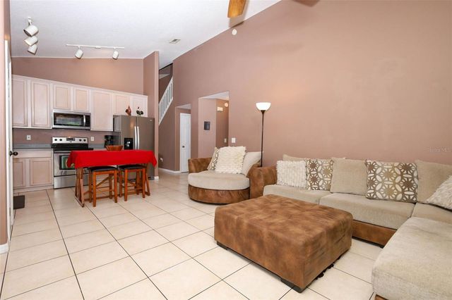 411 LYNN STREET, Oviedo, FL 32765