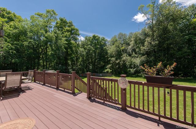 65 Marges Way, Hopewell Junction, NY 12533